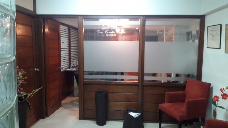 AVELLANEDA CENTRO. ALQUILER DPTO USO PROFESIONAL, 76 M2, SALA DE ESPERA, 3 OFICINAS, 2 BAÑOS Y KITCHENETTE