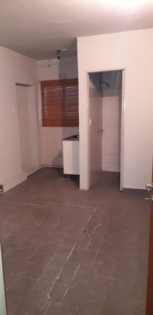 SARANDI - AVELLANEDA. LOCAL EN ALQUILER SOBRE AV. MITRE. IDEAL CONSULTORIOS.