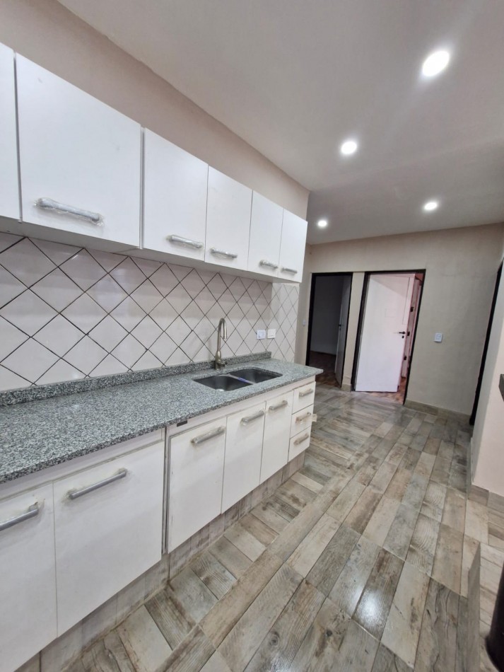 ALQUILER - WILDE. PH TIPO CASA DE 4 AMBIENTES CON PATIO  --- A ESTRENAR  ---