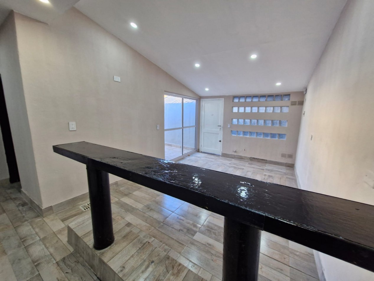 ALQUILER - WILDE. PH TIPO CASA DE 4 AMBIENTES CON PATIO  --- A ESTRENAR  ---