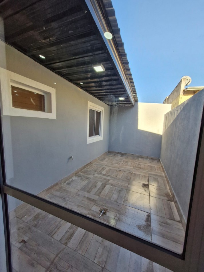 ALQUILER - WILDE. PH TIPO CASA DE 4 AMBIENTES CON PATIO  --- A ESTRENAR  ---