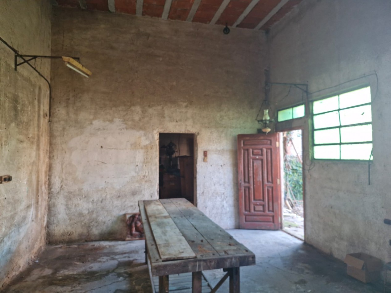 LOTE DE 360 M2 EN VENTA, CON DOS VIVIENDAS DE 3 AMBIENTES Y GALPON O DEPOSITO
