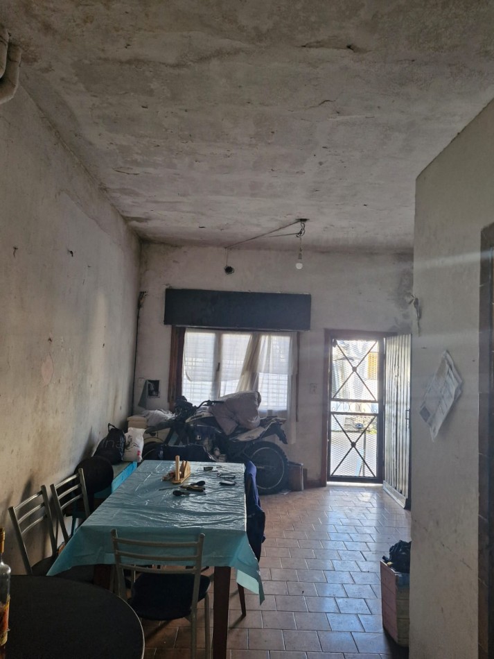 LOTE DE 360 M2 EN VENTA, CON DOS VIVIENDAS DE 3 AMBIENTES Y GALPON O DEPOSITO