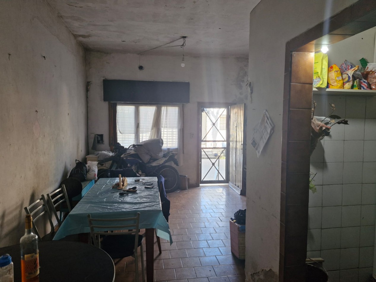 LOTE DE 360 M2 EN VENTA, CON DOS VIVIENDAS DE 3 AMBIENTES Y GALPON O DEPOSITO