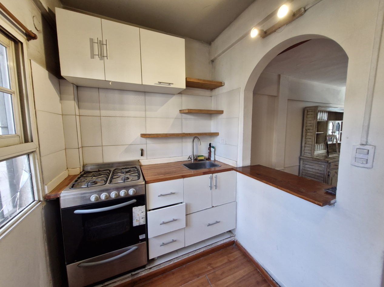 AVELLANEDA CENTRO - ALQUILER DE TRIPLEX DE 4 AMBIENTES CON PATIO