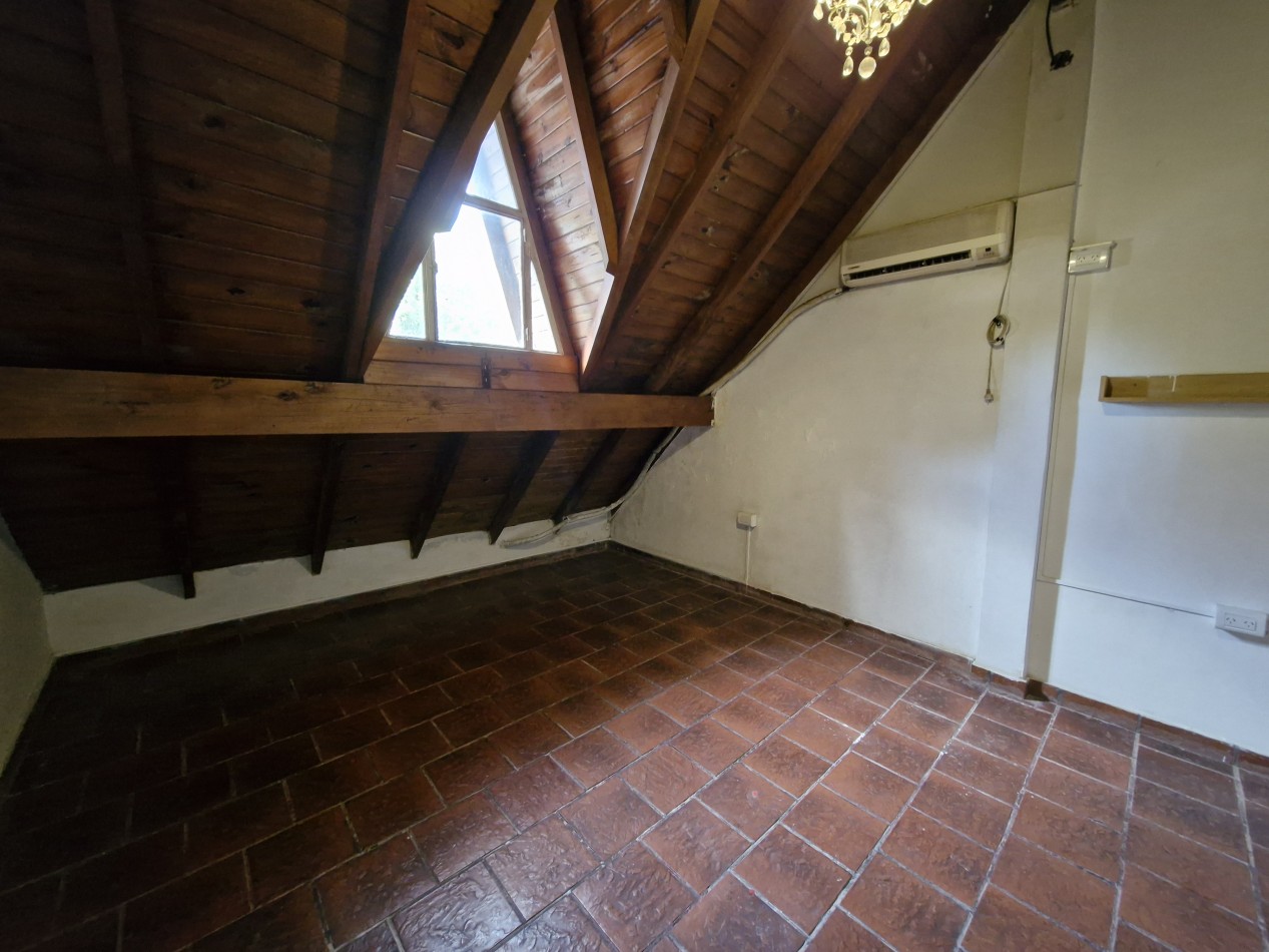 AVELLANEDA CENTRO - ALQUILER DE TRIPLEX DE 4 AMBIENTES CON PATIO