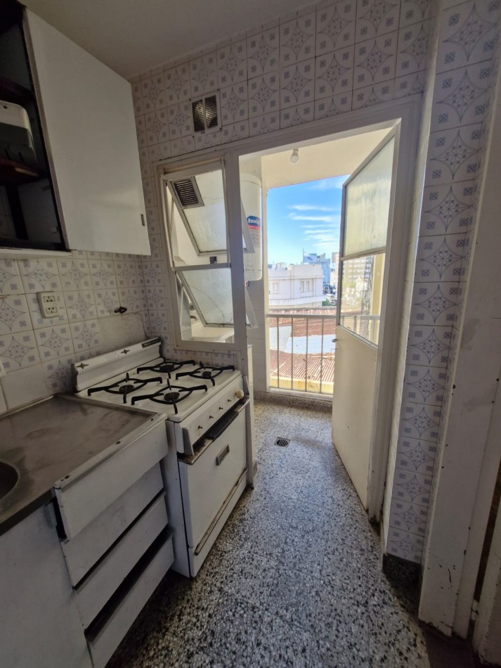 AVELLANEDA CENTRO - DEPARTAMENTO DE 2 AMBIENTES EN ALQUILER