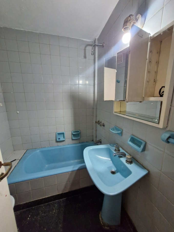 AVELLANEDA CENTRO - DEPARTAMENTO DE 2 AMBIENTES EN ALQUILER