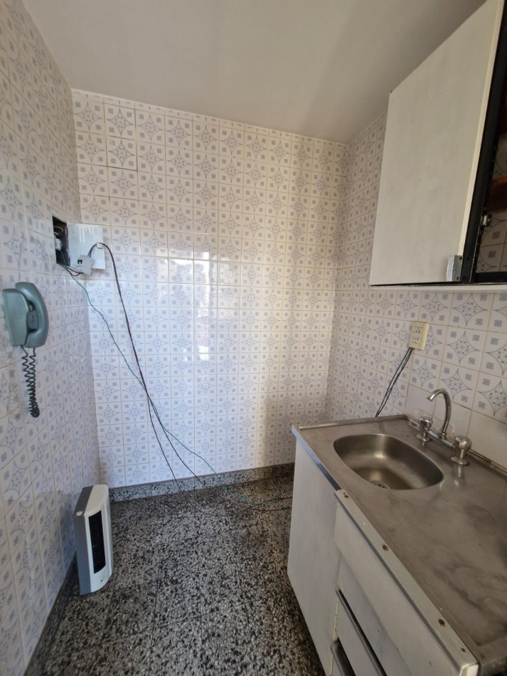 AVELLANEDA CENTRO - DEPARTAMENTO DE 2 AMBIENTES EN ALQUILER