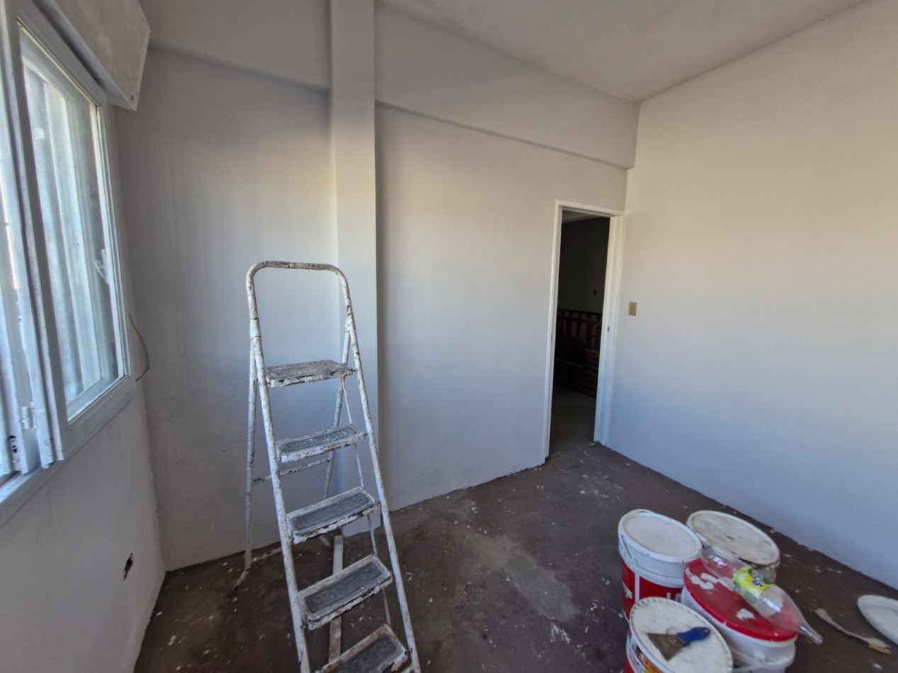 GALPON EN ALQUILER DE 760 M2 EN P.B. CON SALIDA A 2 CALLES, MAS CASA DE 4 AMBIENTES EN P.A. DE 70 M2