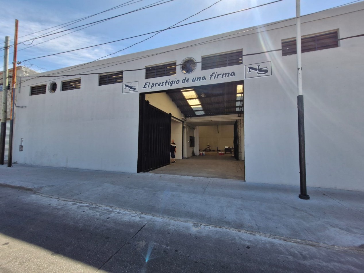 GALPON EN ALQUILER DE 760 M2 EN P.B. CON SALIDA A 2 CALLES, MAS CASA DE 4 AMBIENTES EN P.A. DE 70 M2
