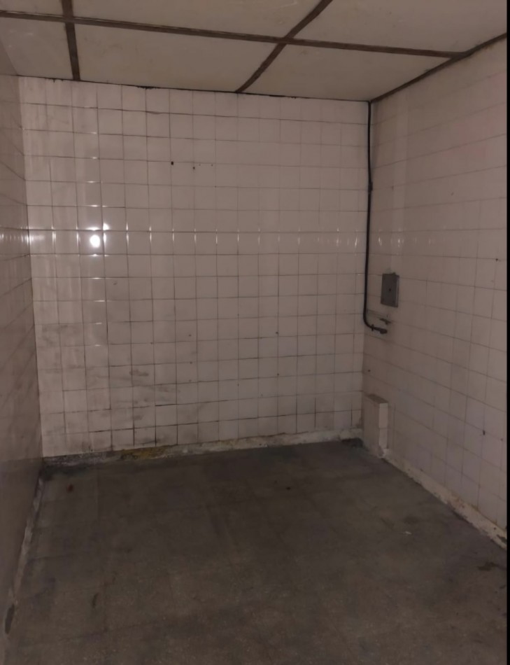 DEPOSITO EN ALQUILER DE 354 M2, CON ENERGIA TRIFASICA Y CAMARA DE FRIO