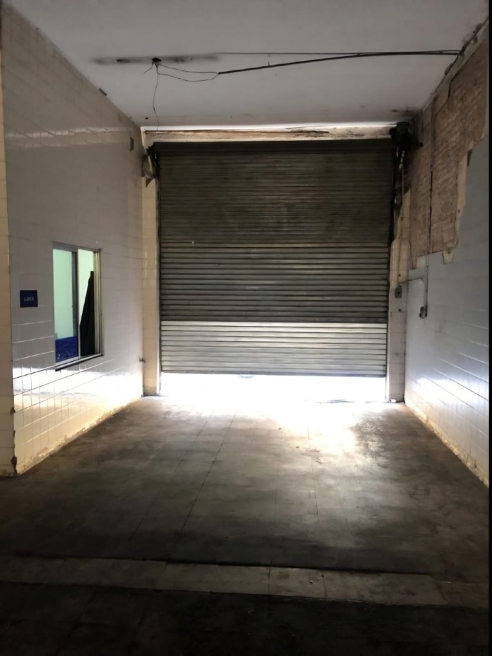 DEPOSITO EN ALQUILER DE 354 M2, CON ENERGIA TRIFASICA Y CAMARA DE FRIO