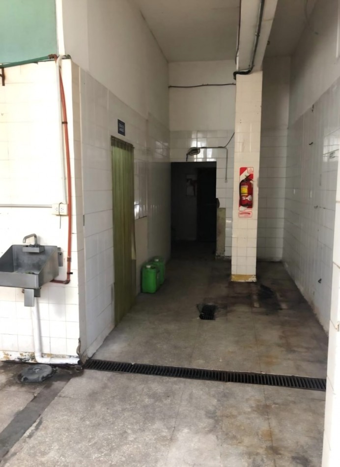 DEPOSITO EN ALQUILER DE 354 M2, CON ENERGIA TRIFASICA Y CAMARA DE FRIO