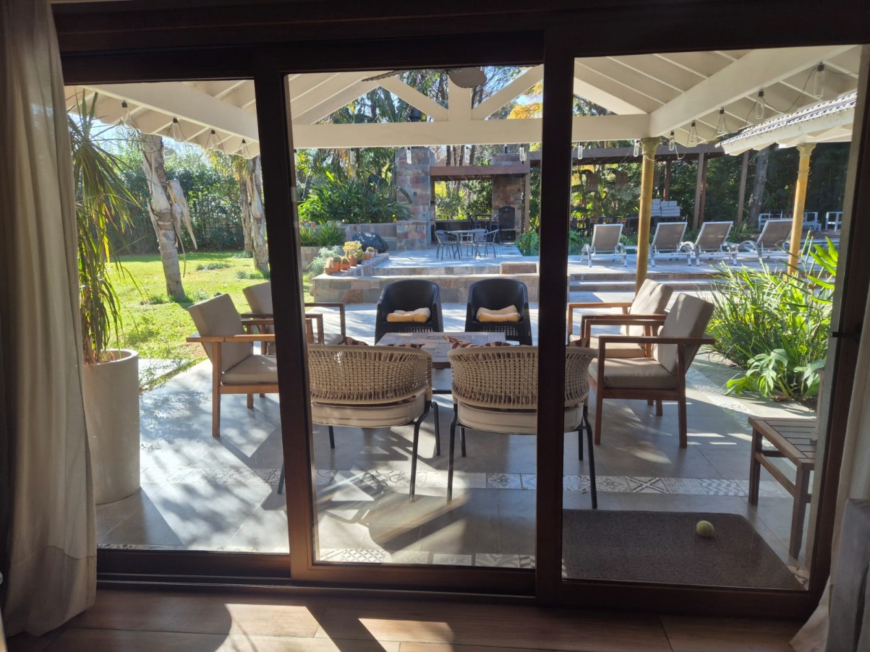 VENTA | Residencia de Categoria en Country Club El Carmel - Pilar