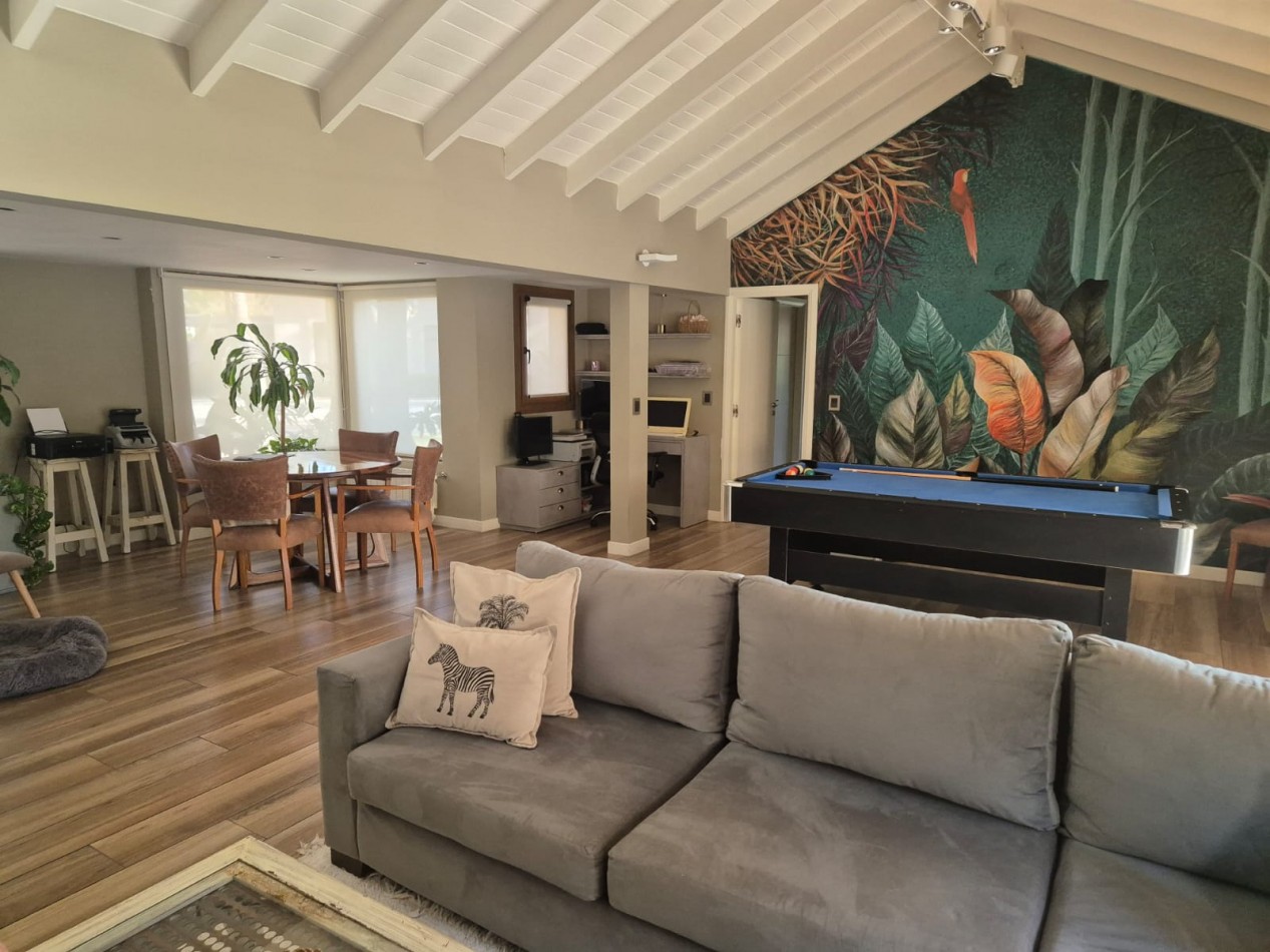 VENTA | Residencia de Categoria en Country Club El Carmel - Pilar