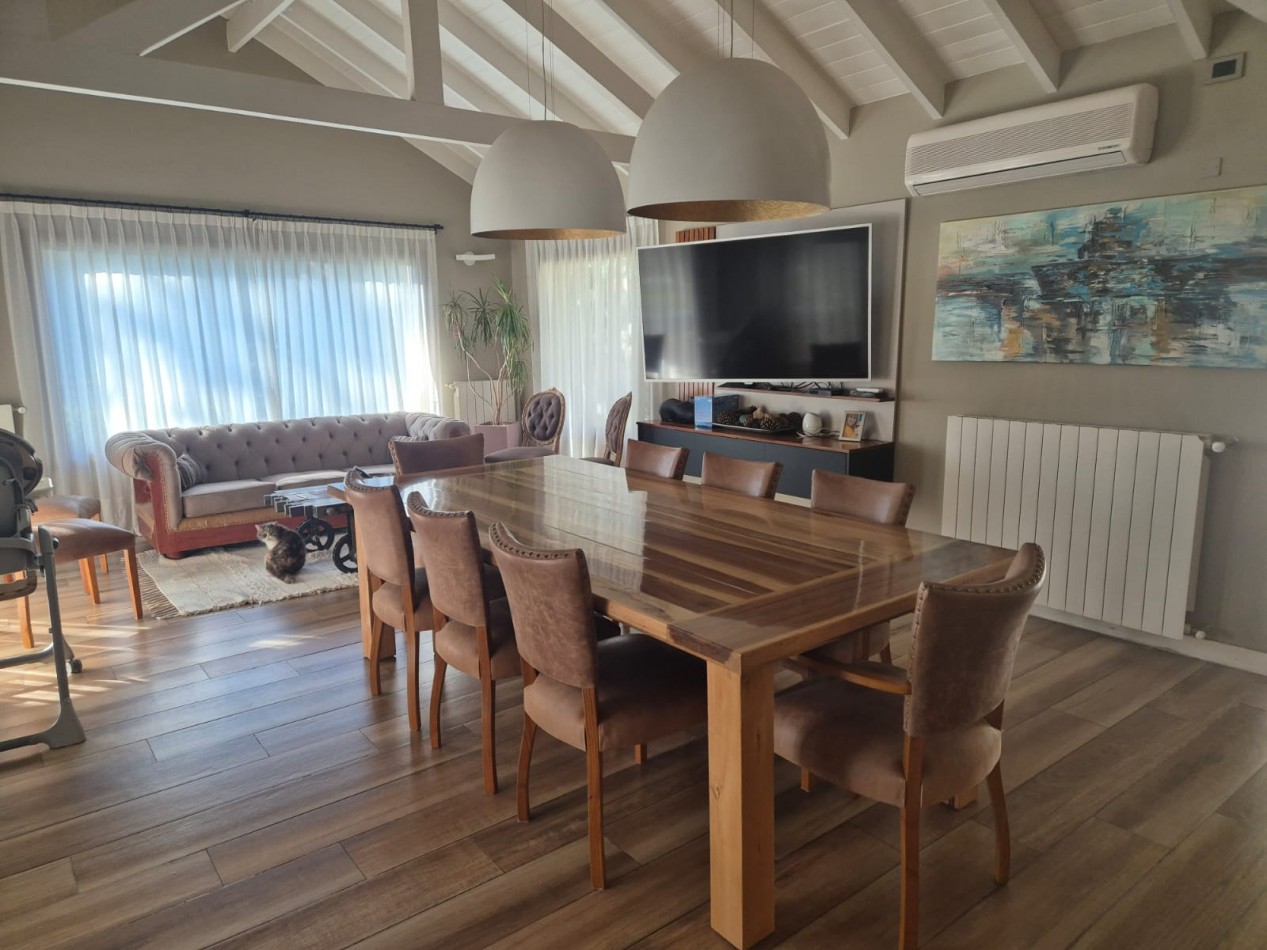 VENTA | Residencia de Categoria en Country Club El Carmel - Pilar