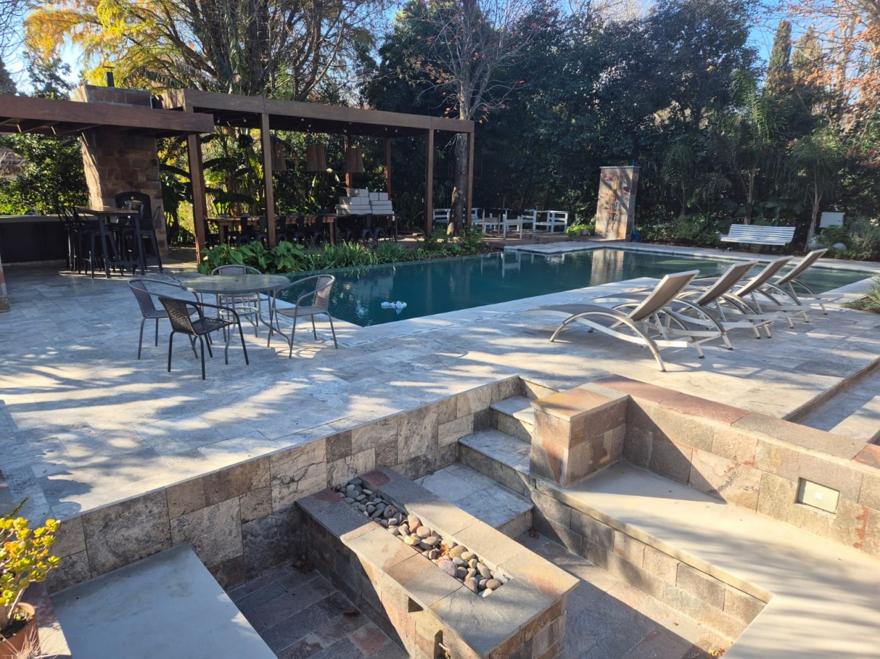 VENTA | Residencia de Categoria en Country Club El Carmel - Pilar