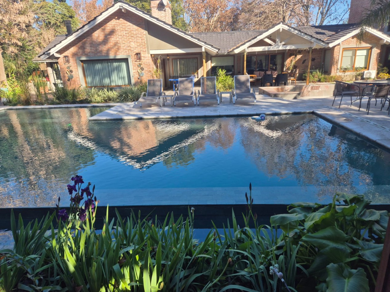 VENTA | Residencia de Categoria en Country Club El Carmel - Pilar