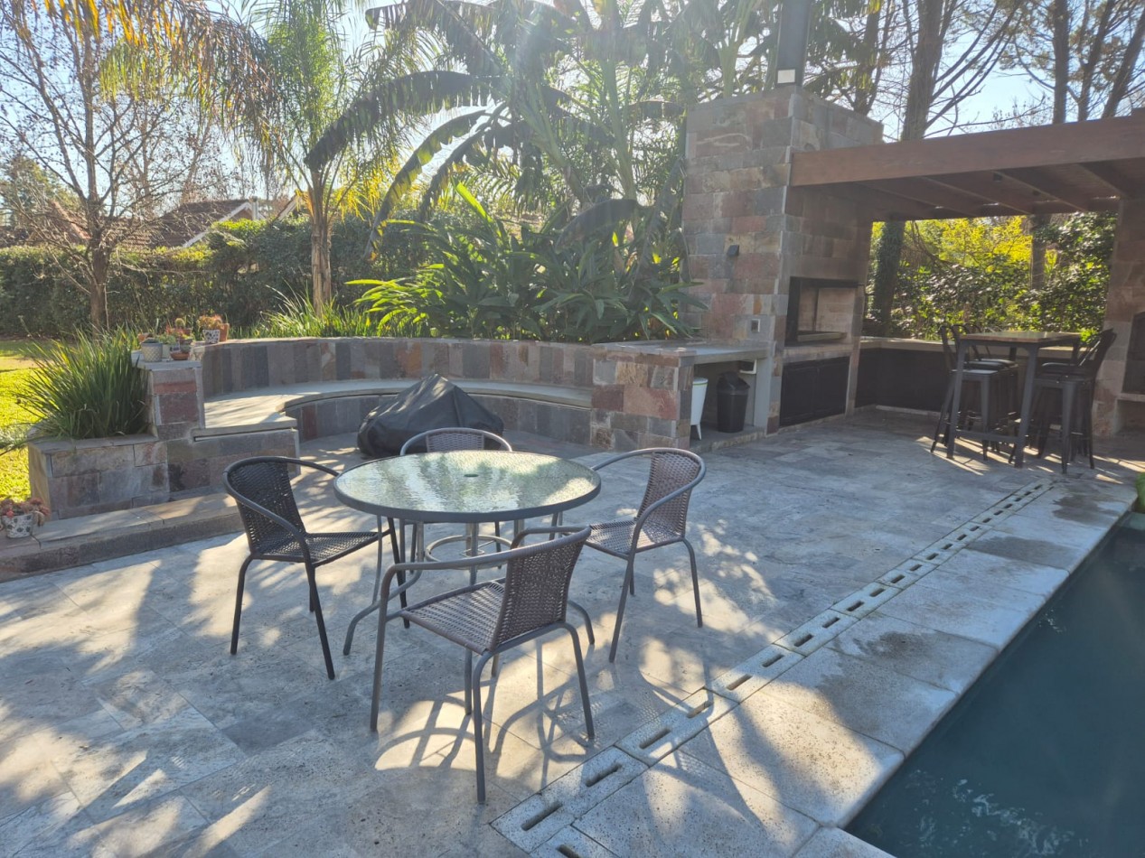VENTA | Residencia de Categoria en Country Club El Carmel - Pilar