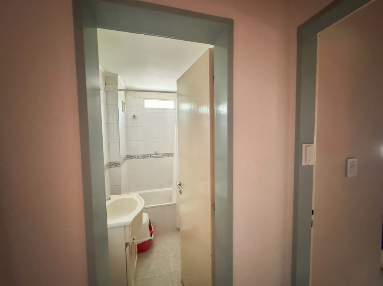 Piso de 4 ambientes con cochera cubierta y 2 Bauleras