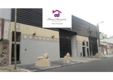 AVELLANEDA. ALQUILER DE NAVE INDUSTRIAL. REACONDICIONADA A NUEVO, CON OFICINAS, KITCHENETTES, BAÑOS Y VESTUARIOS. 2000 MTS2 APROX.