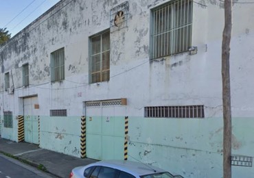 AVELLANEDA CENTRO - GALPON EN ALQUILER DE 1500 M2 N PLANTA BAJA MAS 200 M2 EN PLANTA ALTA