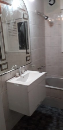 PH TIPO CASA EN ALQUILER EN WILDE, AVELLANEDA. 4 AMBIENTES, PATIO Y BALCON.