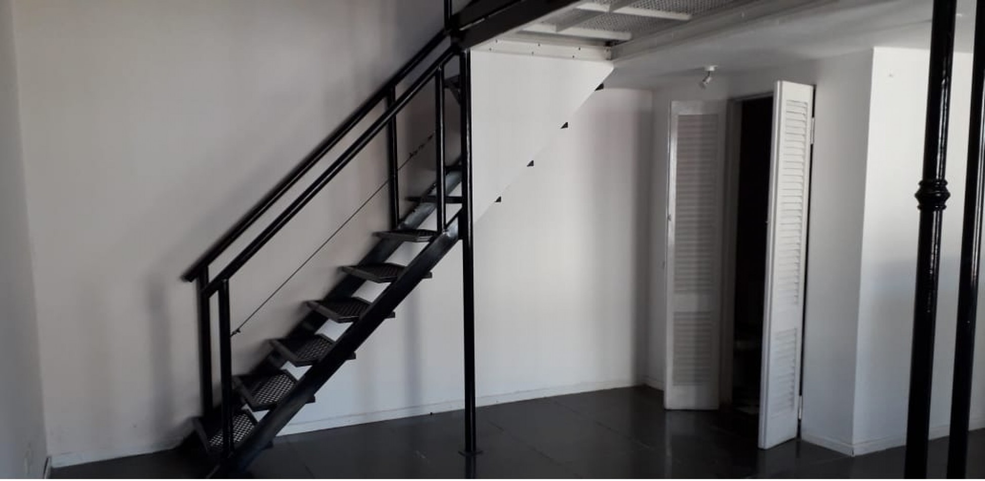 PH TIPO LOFT DE 2 AMBIENTES EN ALQUILER EN QUINTA GALLI, A UNA CUADRA DE AV. MITRE