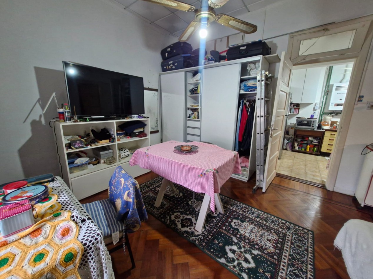 CASA DE 3 AMBIENTES EN VENTA, CON PATIO, TERRAZA, QUINCHO Y GARAGE.