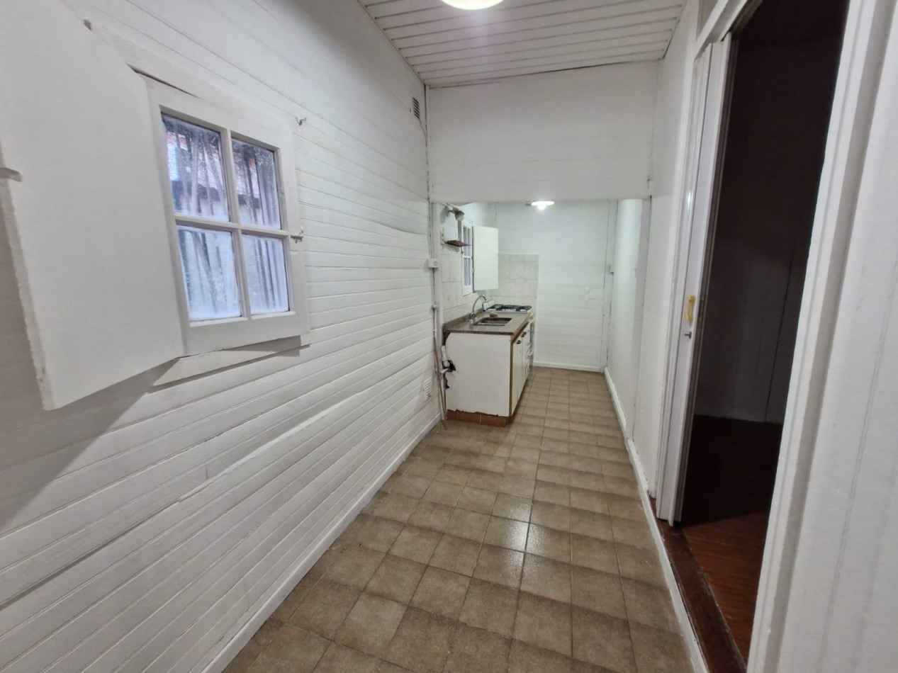 ALQUILER DE PH AL FRENTE DE 2 AMBIENTES CON GARAGE DESCUBIERTO