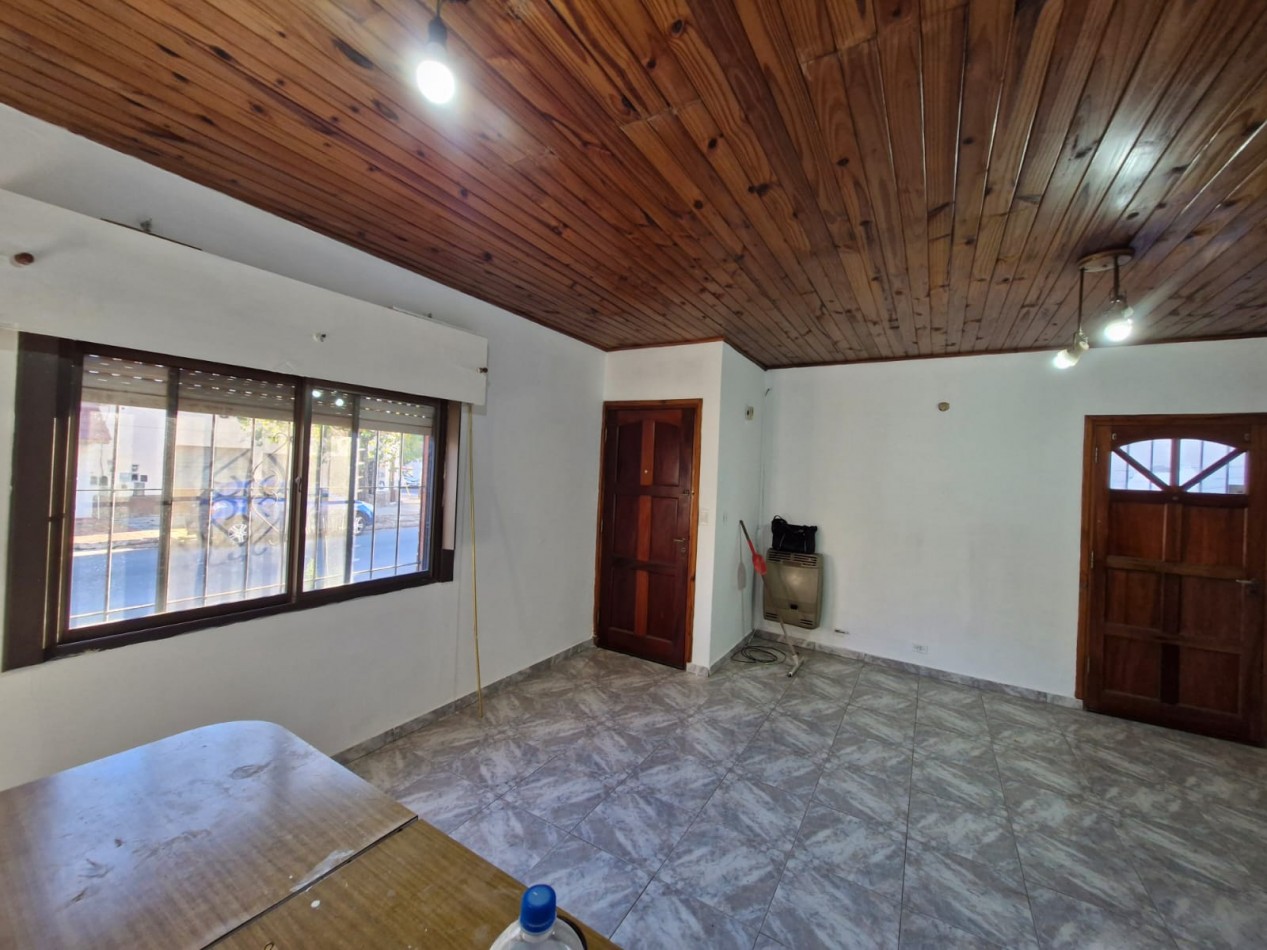 ALQUILER DE PH AL FRENTE DE 2 AMBIENTES CON GARAGE DESCUBIERTO