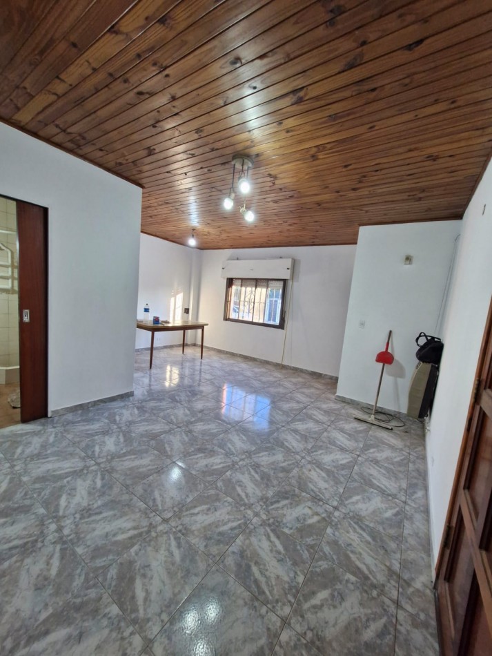 ALQUILER DE PH AL FRENTE DE 2 AMBIENTES CON GARAGE DESCUBIERTO