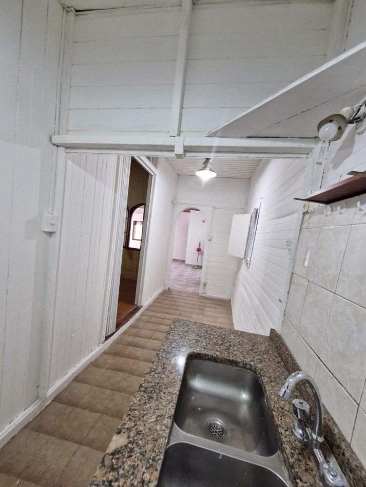 ALQUILER DE PH AL FRENTE DE 2 AMBIENTES CON GARAGE DESCUBIERTO