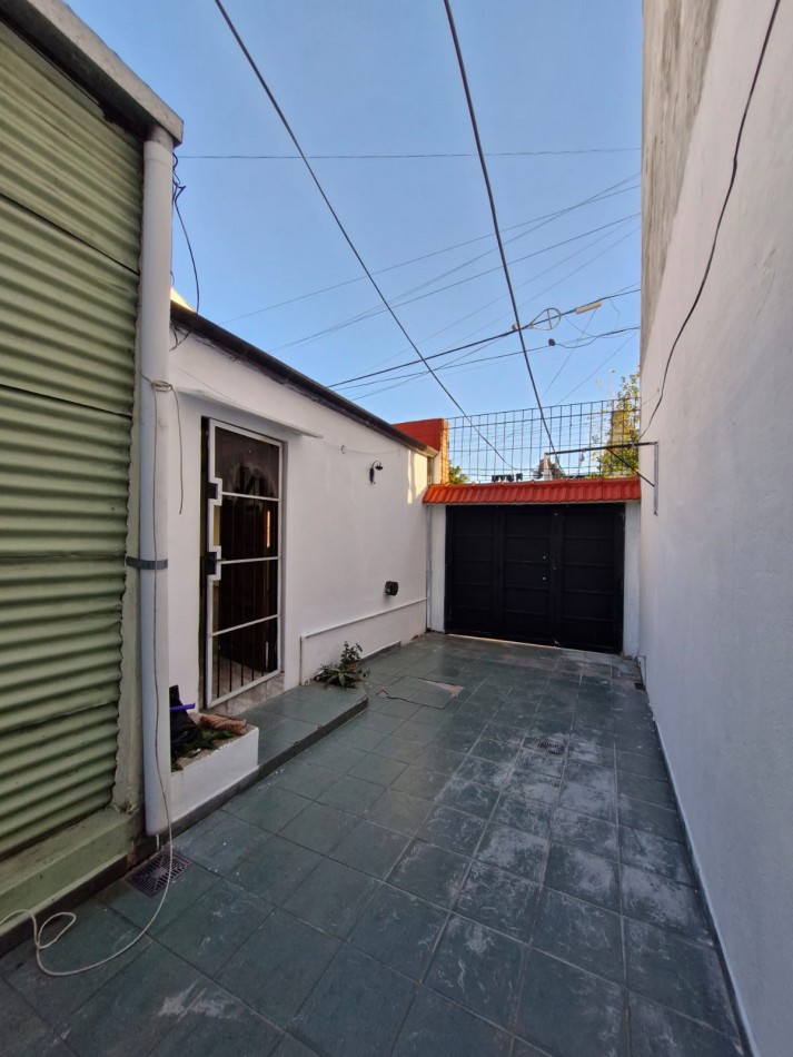 ALQUILER DE PH AL FRENTE DE 2 AMBIENTES CON GARAGE DESCUBIERTO