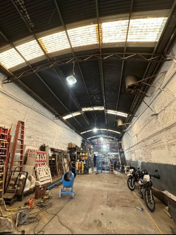 PIÑEYRO - GALPON EN ALQUILER DE 400 M2 CUBIERTOS DISTRIBUIDOS EN 3 PLANTAS