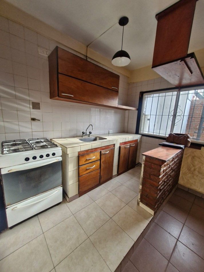 OPORTUNIDAD. PH EN VENTA DE 2 AMBIENTES CON PATIO Y TERRAZA