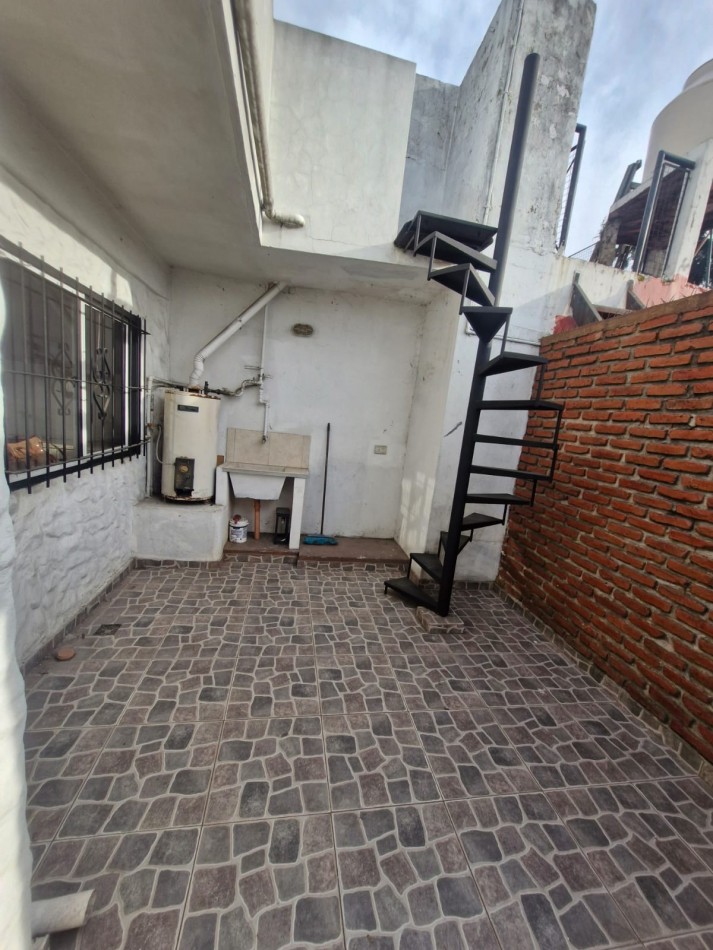 OPORTUNIDAD. PH EN VENTA DE 2 AMBIENTES CON PATIO Y TERRAZA