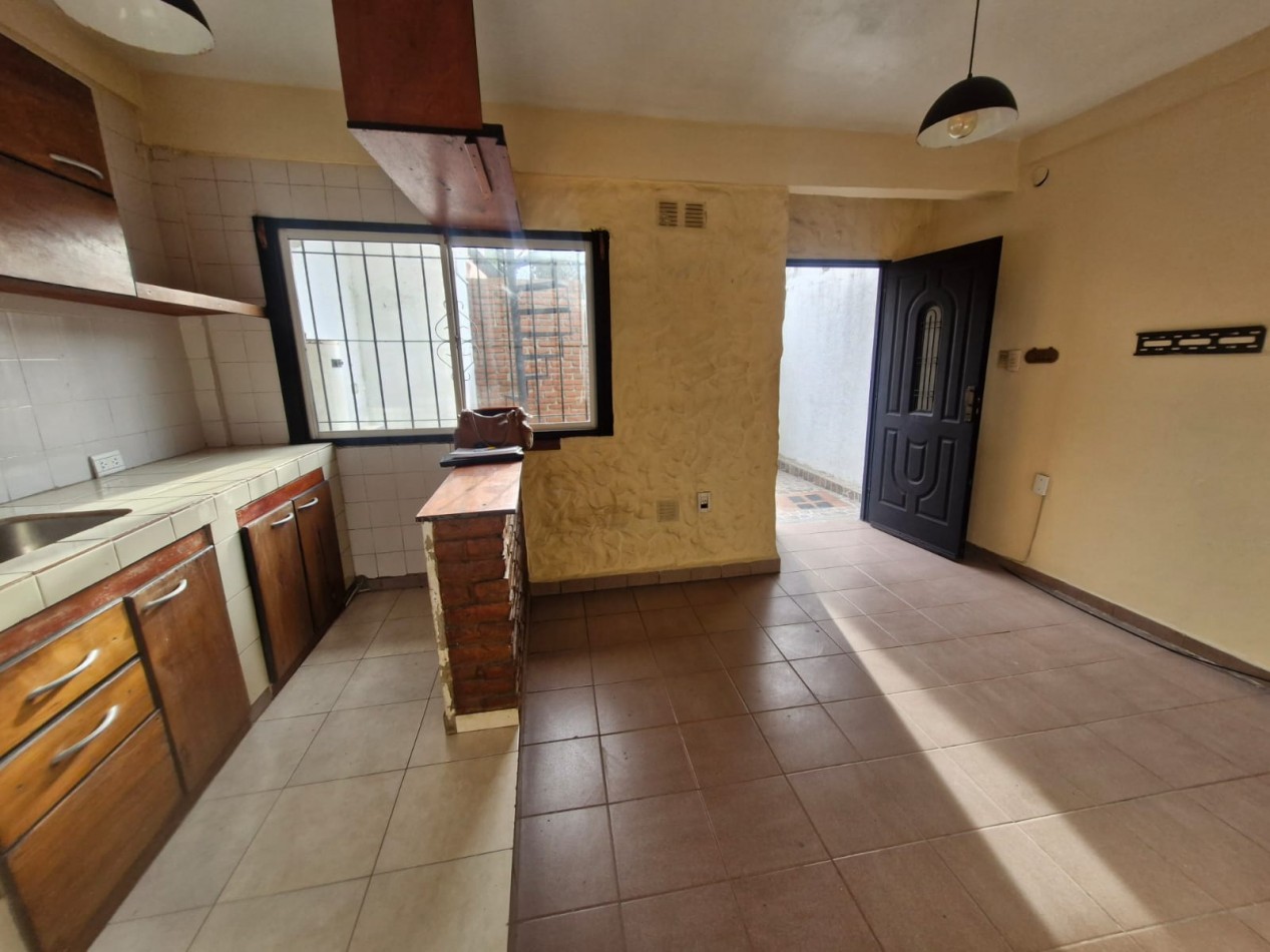 OPORTUNIDAD. PH EN VENTA DE 2 AMBIENTES CON PATIO Y TERRAZA