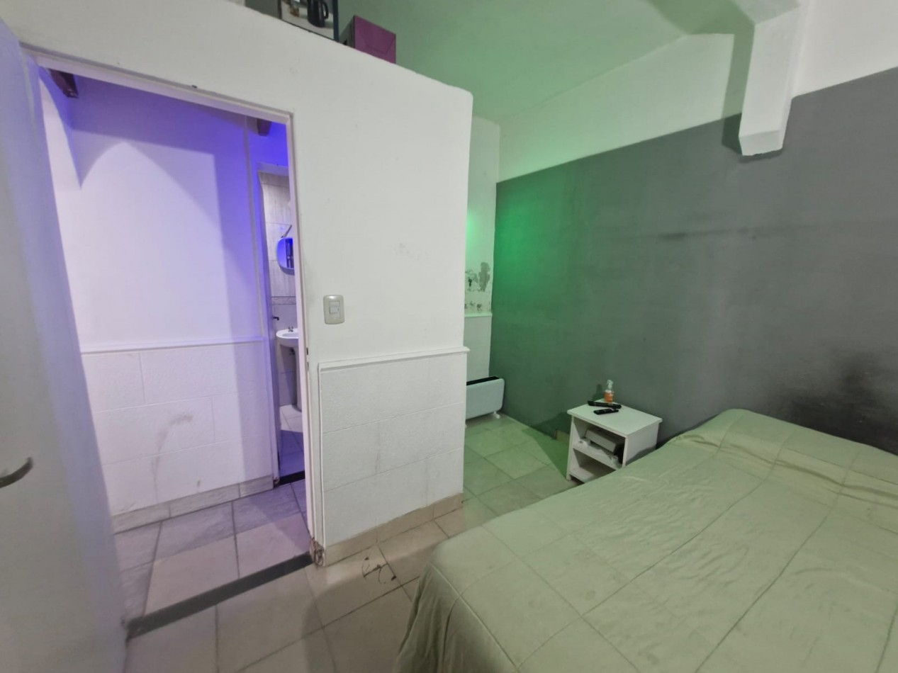 OPORTUNIDAD. PH EN VENTA DE 2 AMBIENTES EN PLANTA BAJA SOBRE AVENIDA