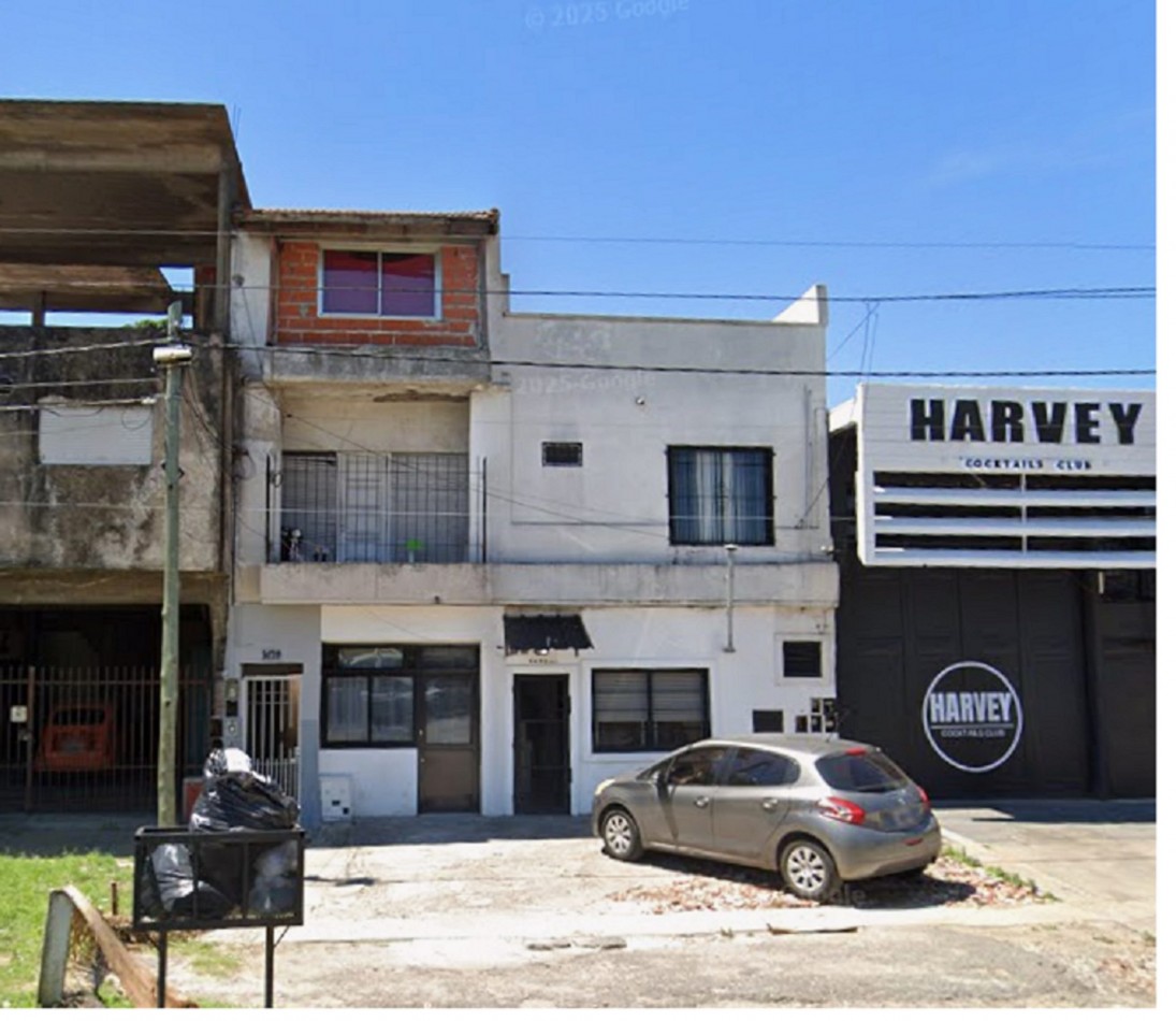 OPORTUNIDAD. PH EN VENTA DE 2 AMBIENTES EN PLANTA BAJA SOBRE AVENIDA