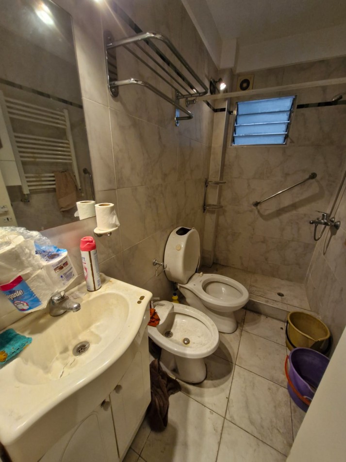 DEPARTAMENTO EN VENTA DE 3 AMBIENTES CON PATIO, EN EL CENTRO DE VALENTIN ALSINA