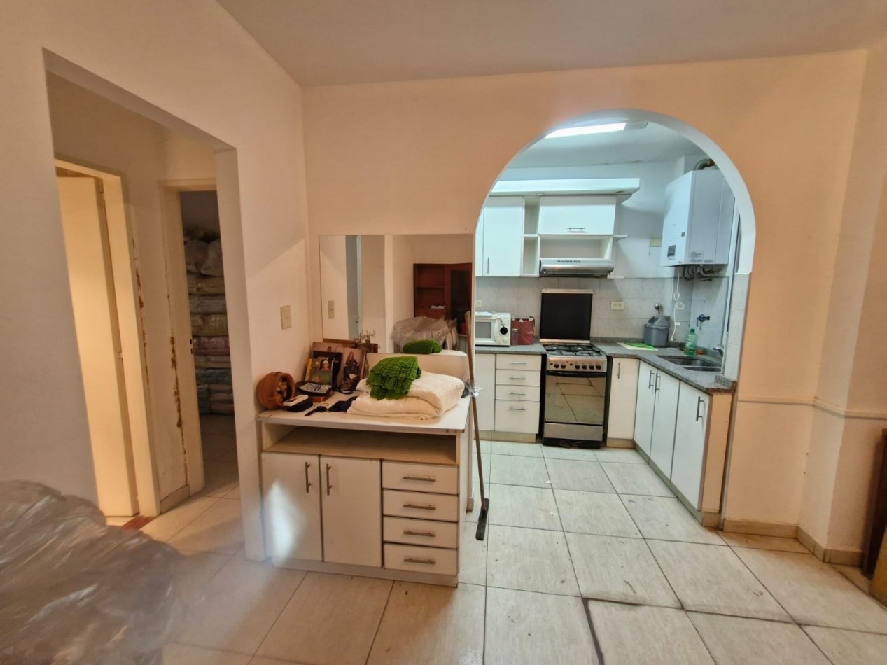 DEPARTAMENTO EN VENTA DE 3 AMBIENTES CON PATIO, EN EL CENTRO DE VALENTIN ALSINA