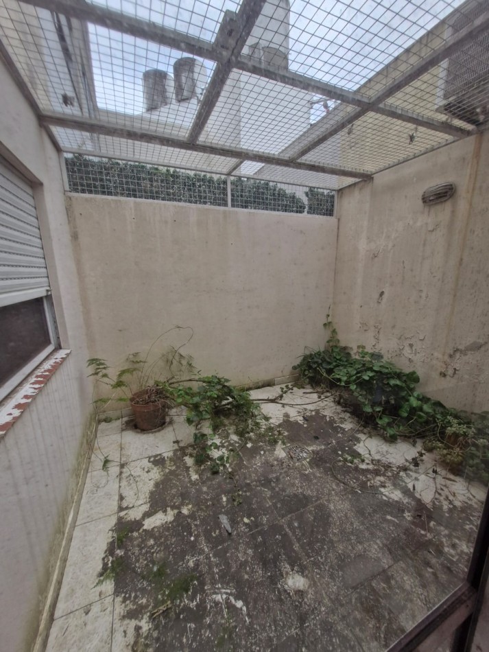 DEPARTAMENTO EN VENTA DE 3 AMBIENTES CON PATIO, EN EL CENTRO DE VALENTIN ALSINA
