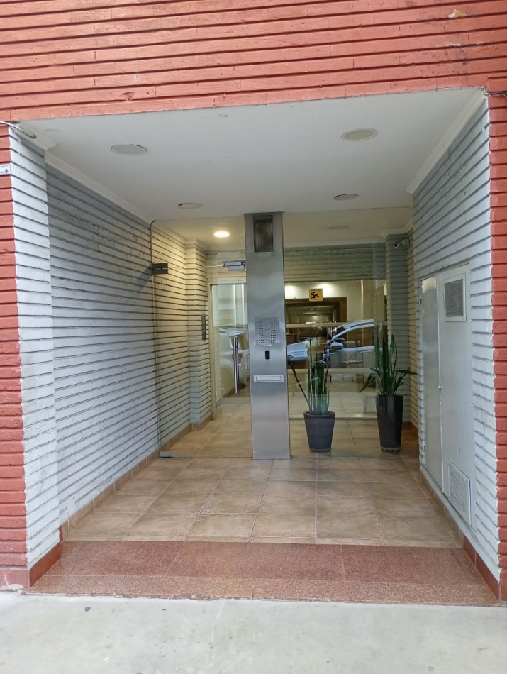 DEPARTAMENTO EN ALQUILER, 3 AMBIENTES Y BALCON. CENTRO DE AVELLANEDA