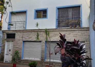 PH DE 6 AMBIENTES DISTRIBUIDOS EN 3 PLANTAS EN VENTA EN VALENTIN ALSINA, CON PATIO Y TERRAZA